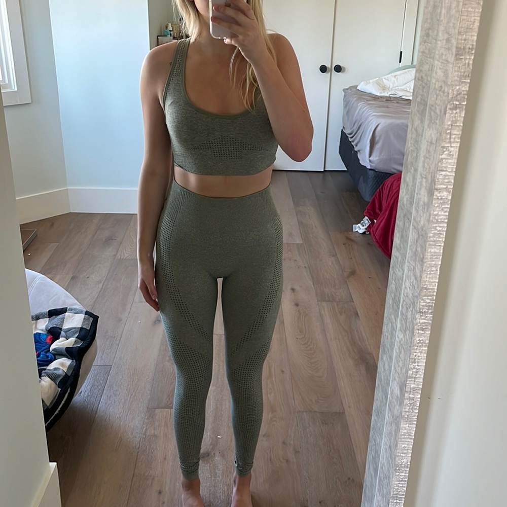 WodoWei Green Two Piece Workout Set